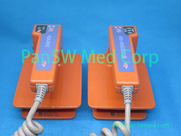 Refurbished Nihon Kohden ND552VC Defibrillator Paddle Handle View