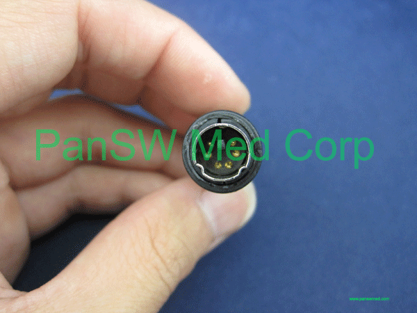 Atom incubator temperature probe connector