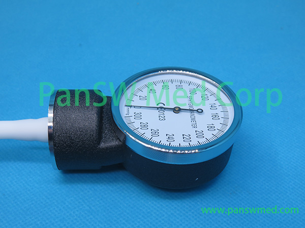 Reusable pressure infusor bag pressure gauge detail